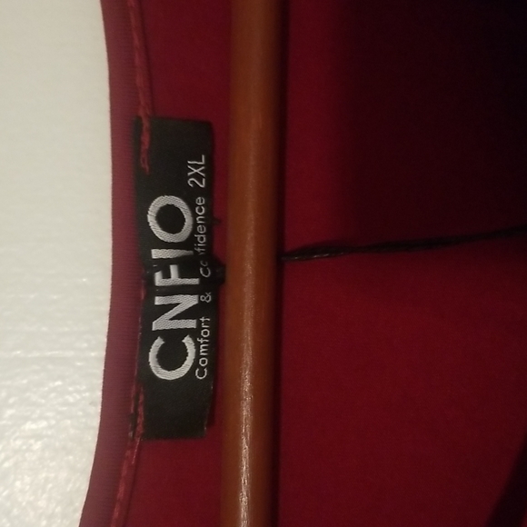 Red top - Picture 3 of 4